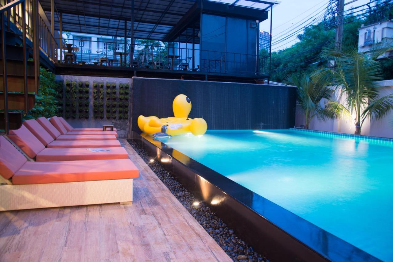 V20 Boutique Jacuzzi Hotel - Sha Extra Plus Bangkok Exterior photo